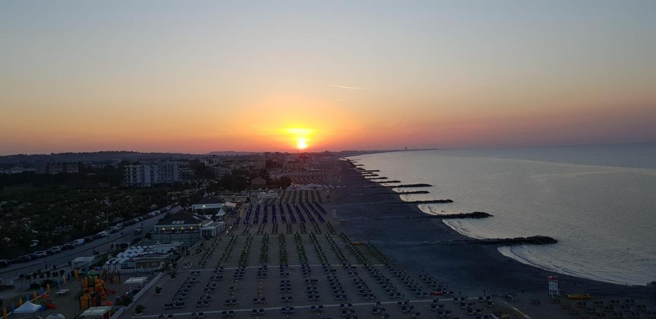 Sul Mare... Apartment มิซาโน อาดรีอาติโก ภายนอก รูปภาพ